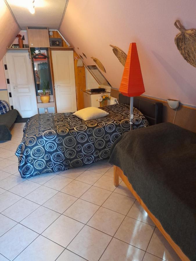 Fehér Hintó Miskolc Kültér fotó