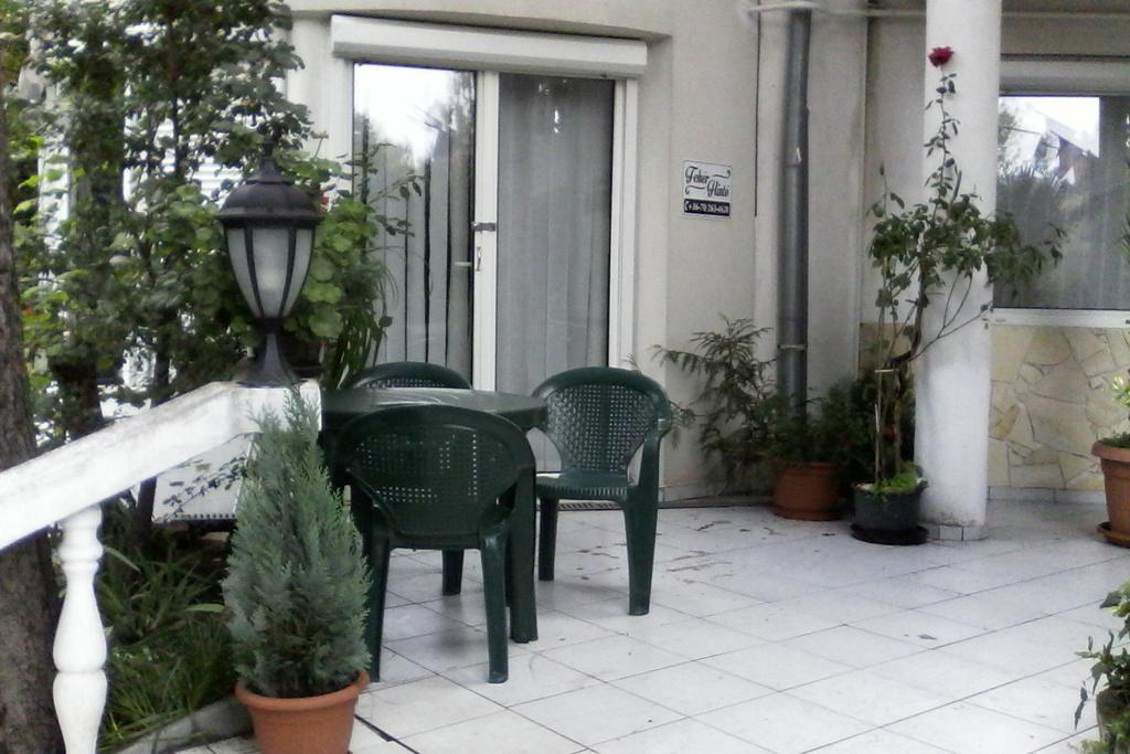 Fehér Hintó Miskolc Kültér fotó
